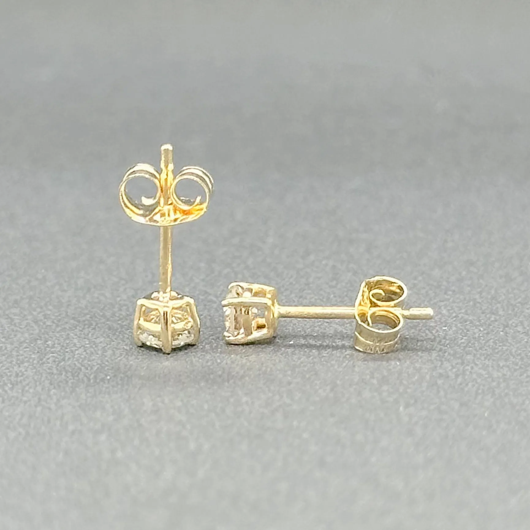 Estate 14K Y Gold 0.29ctw G-H/SI2 Diamond Stud Earrings