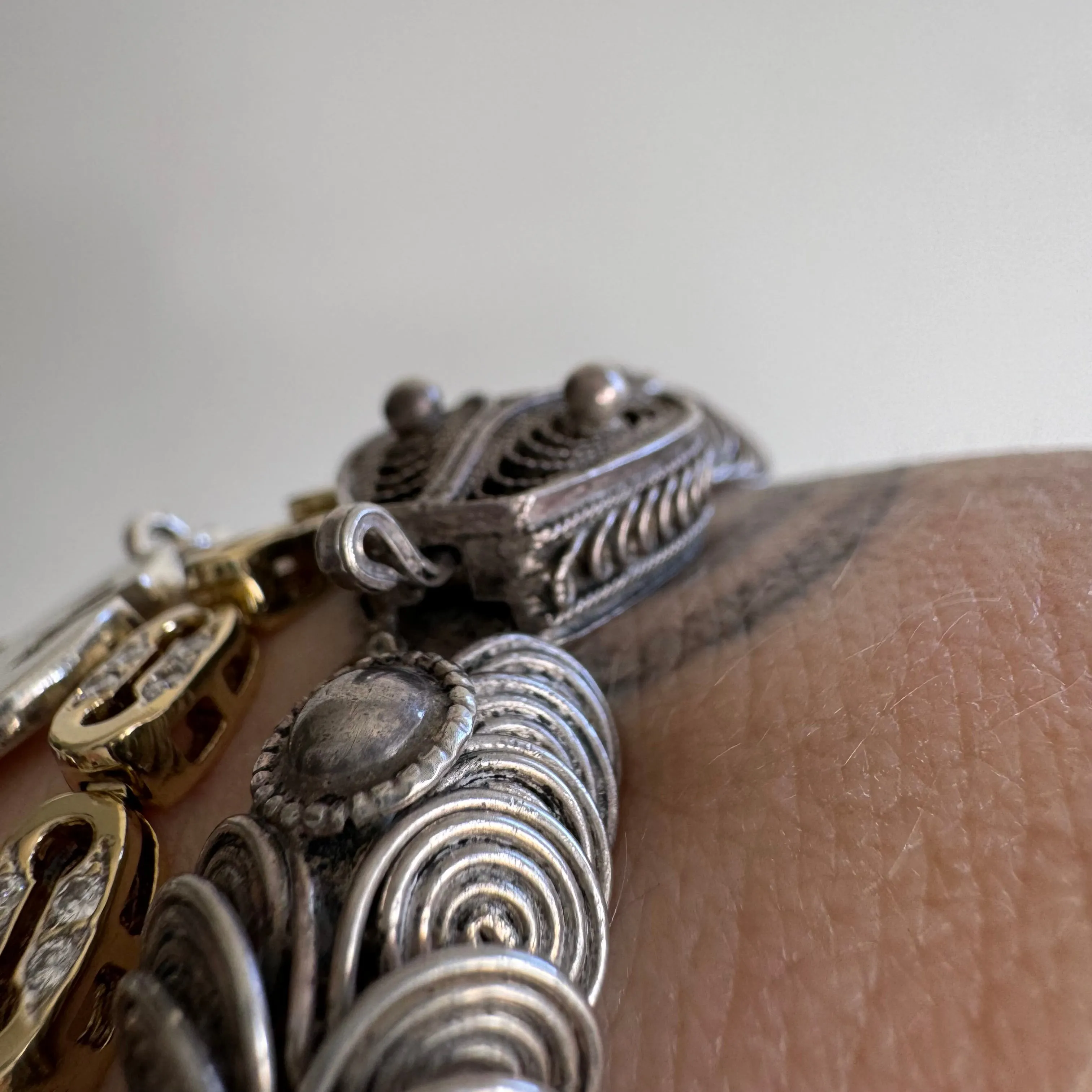 V I N T A G E // a snake and her spirals / sterling silver ouroboros snake bracelet / 7, 30g