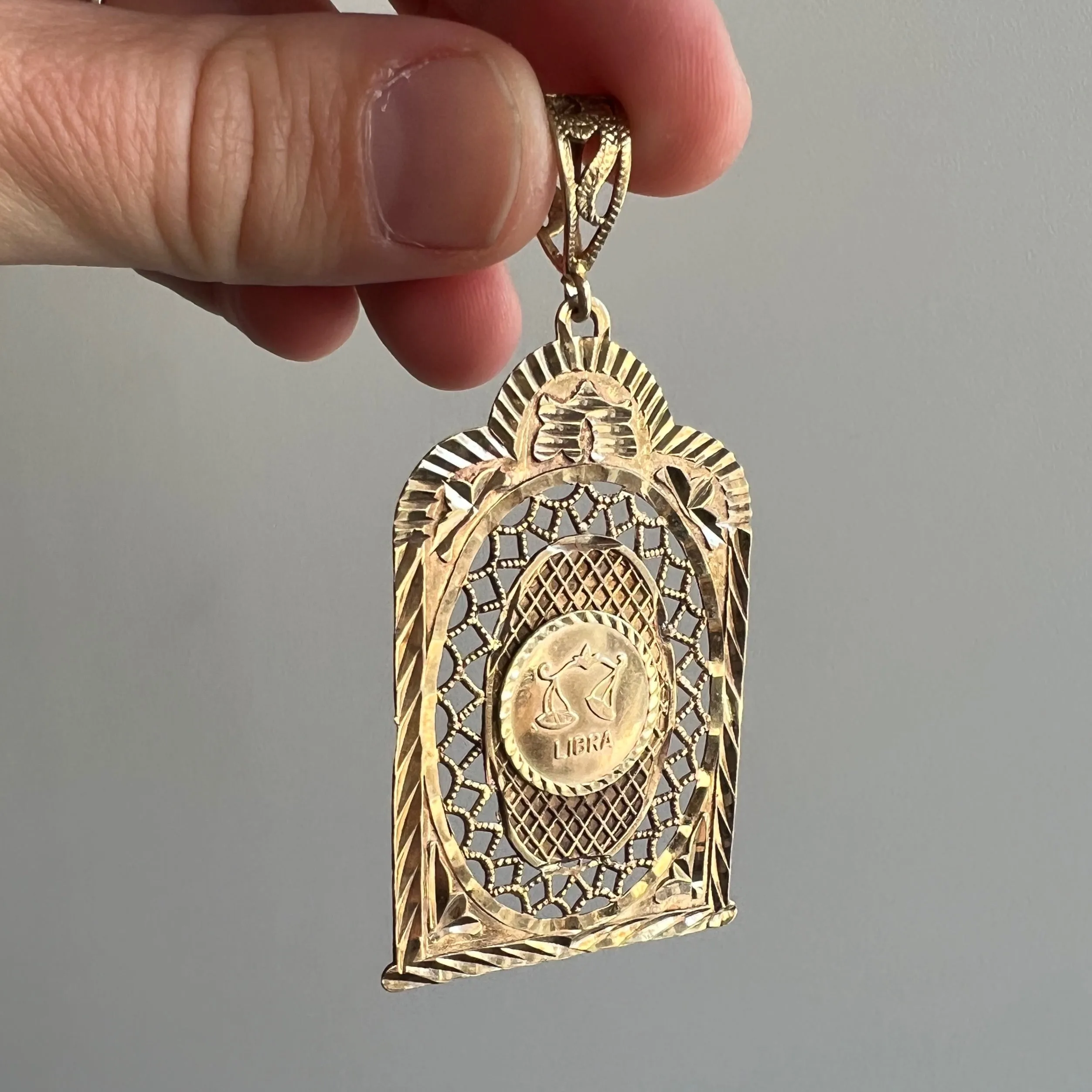 V I N T A G E // bold balance / solid 10k yellow gold libra zodiac / a pendant