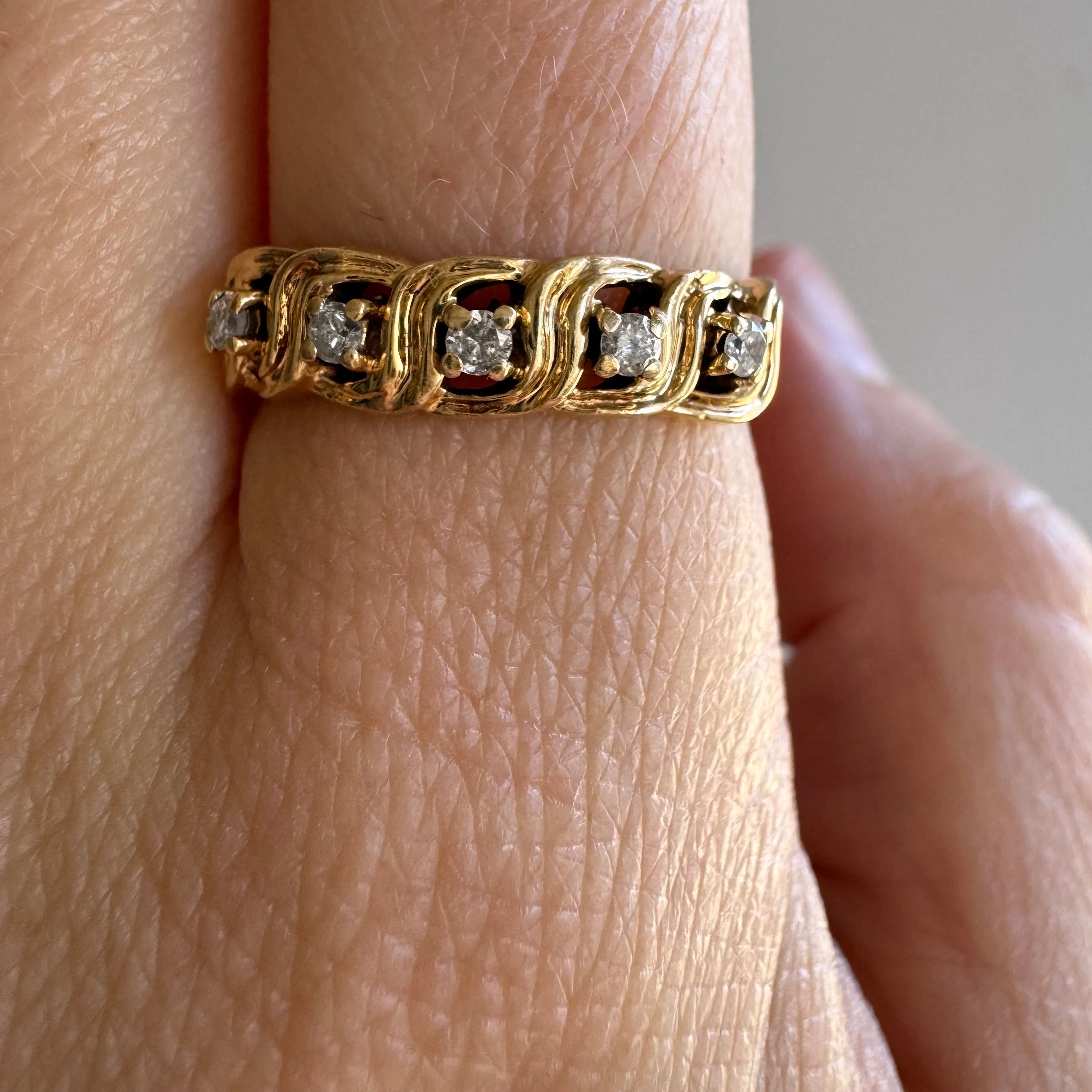 V I N T A G E // like an S / 14k yellow gold and diamond five stone band / size 7