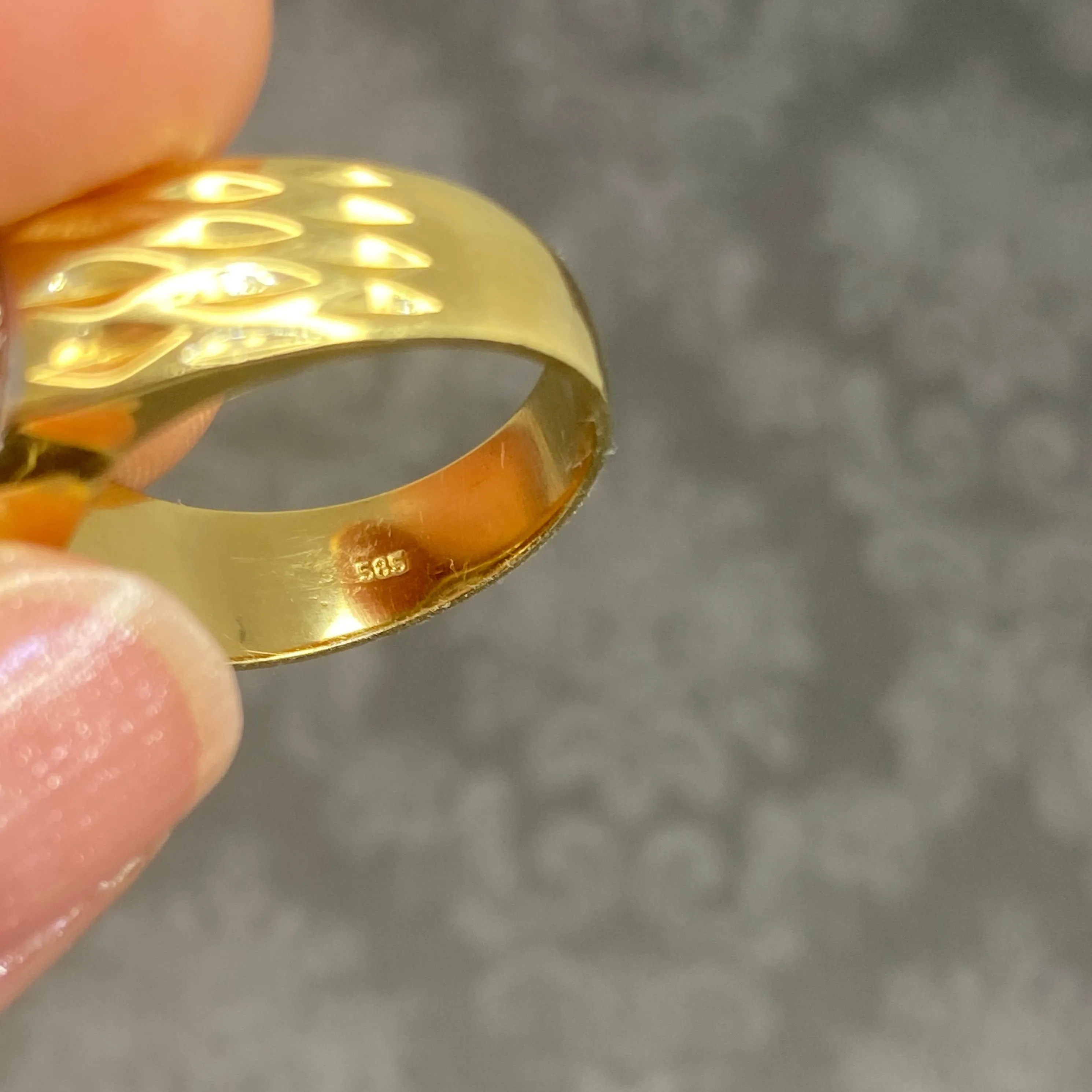 Exquisite Vintage 14K Gold Diamond Ring with Initial D Personalization